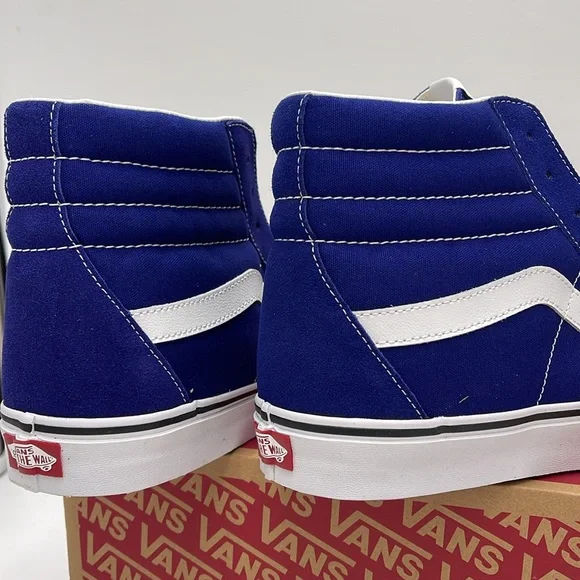 Vans Men’s Sk8-Hi Color Theory Beacon Blue
VN000D5IBYM
Sneakers - Picture 14 of 16